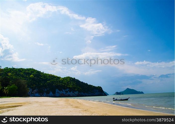 beautiful beach and blue sky for relax