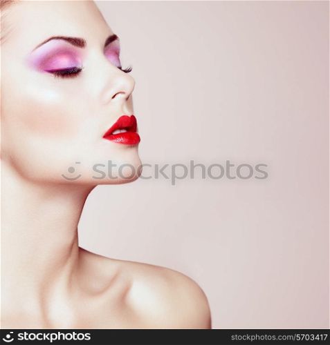 Beautiful woman face. Perfect makeup. Beauty fashion