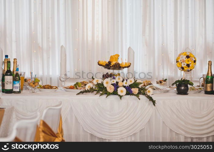 Beautifully decorated room for carrying out wedding.. Room for celebration of a wedding celebration 1667.