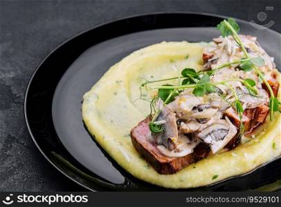 Beef Medallion or Mignon with Mashed Potato