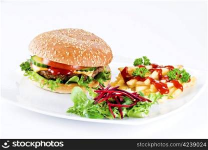 Beefburger with crispy salad leaves and chips