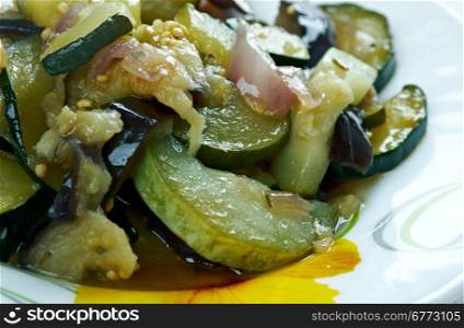 berenjena a la vinagreta - Italian dish with eggplant and vegetables