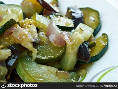 berenjena a la vinagreta - Italian dish with eggplant and vegetables