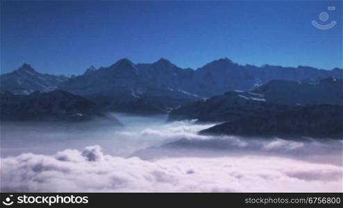 Berge in den Schweizer Alpen Eiger Moench Jungfrau Zeitraffer Time Lapse
