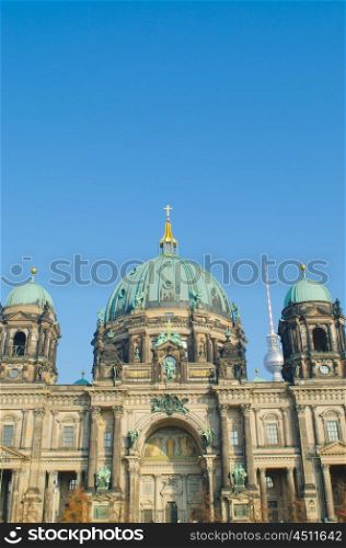 Berlin Cathedral during day light