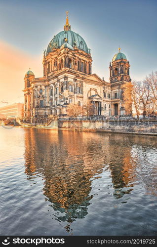 Berlin Cathedral It is reflected in the river spree in the early morning