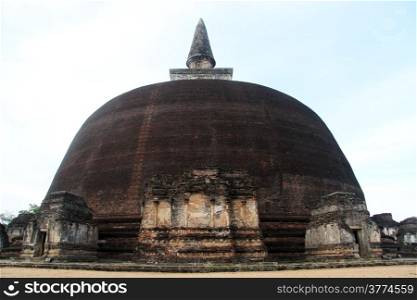 Big brick stupa RAnkot Vihara in Polonnaruwa, Sri Lanka