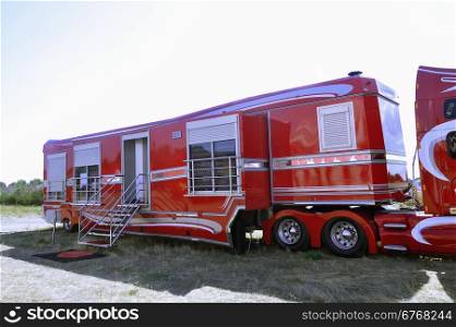 Big circus trailer converted into a rolling apartment in order to live there with all comforts.
