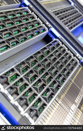 Big data storage server and cloud computing technology