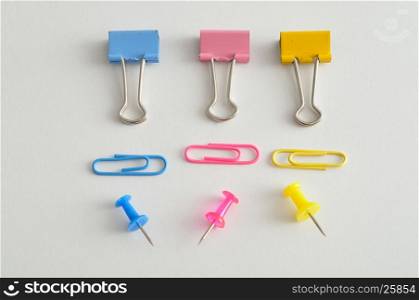 Binder clips. paper clips and push pins