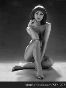 Black&white portrait of a nude woman