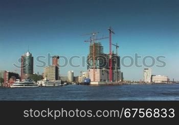 Blick auf den Hamburger Hafen und die Stadt