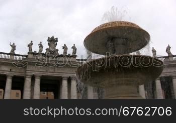 Blick auf die Altstadt in Rom mit Brunnen