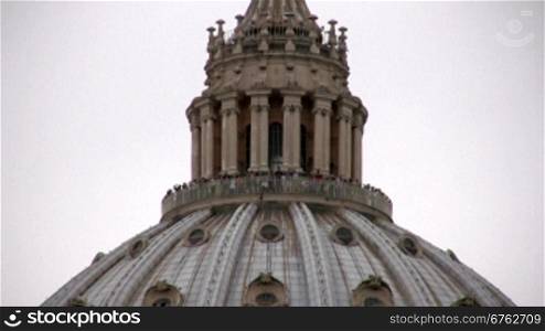Blick auf die Altstadt in Rom mit der Kuppel vom Petersdom
