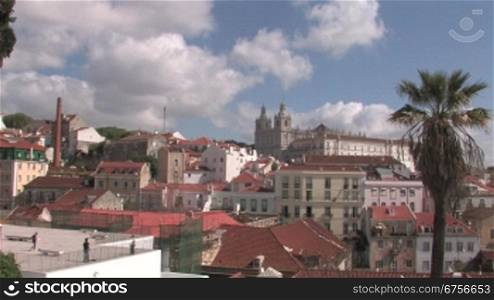 Blick nber Lissabon un der Kirche Sao Vicente de Fora
