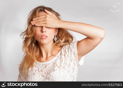 blond haired 20s women studio shot