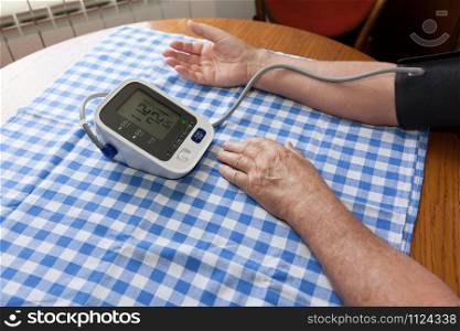 Blood pressure measuring and heart rate checking using digital device