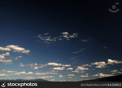 blue sky with dramatic clouds (NIKON D80; 6.7.2007; 1/100 at f/8; ISO 100; white balance: Auto; focal length: 21 mm)