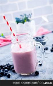 blueberry smoothie with fresh berries and yogurt