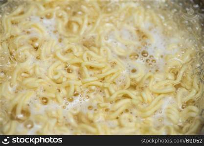 boil Instant noodle