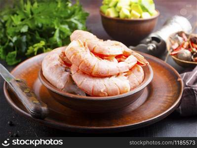 boiled shrimps in bowl, shrimps with spice