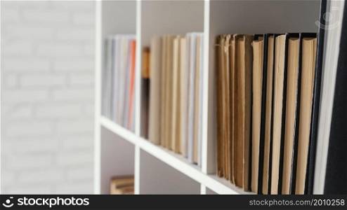 books shelf arrangement