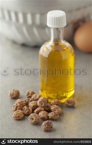 Bottle with Chufa oil and nuts