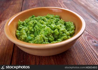 bowl of mushy peas, Britain&rsquo;s tradizionale food