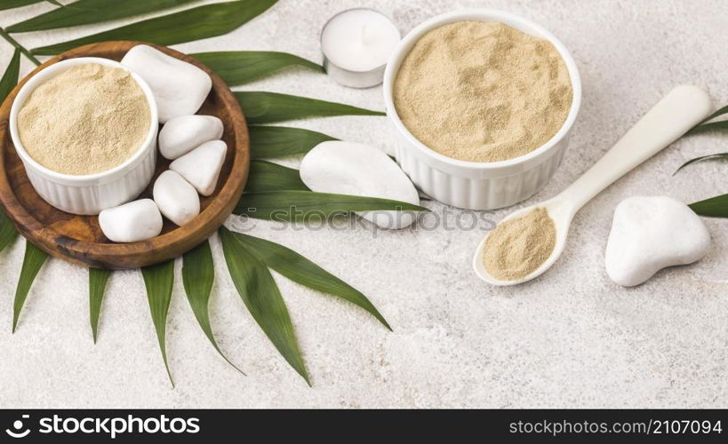 bowls with fine powder leaves