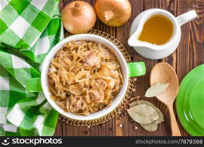 Braised cabbage with meat
