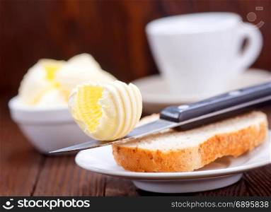 bread and butter for breakfast, breakfast on a table