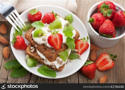 bread with cottage cheese and berries