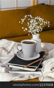 breakfast bed coffee cup flowers