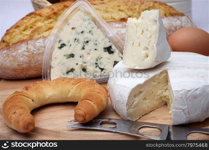 Breakfast, various types of cheese