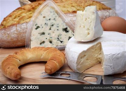 Breakfast, various types of cheese