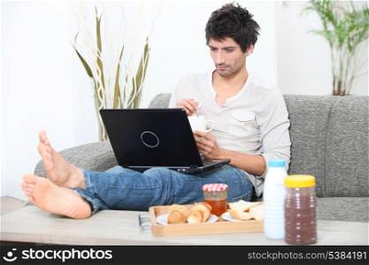 Breakfast with computer