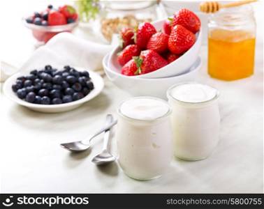 breakfast with greek yogurt with fresh fruits