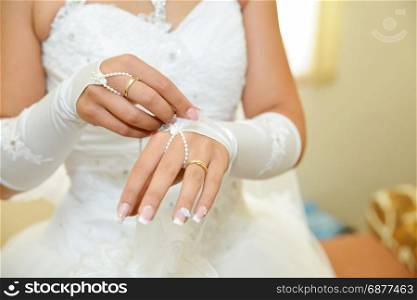 bride accessories details