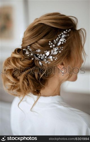 bride hair back, twisted twisted curls with flowers