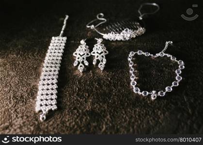 bride&rsquo;s necklace and earrings is ready for bride&rsquo;s best day