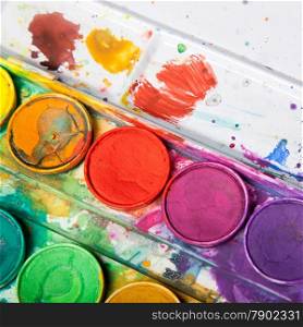 bright colors for watercolor painting in messy box