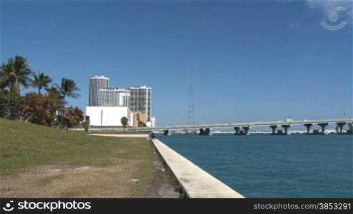 Brncke des McArthur Causeway in Miami - McArthur Causeway bridge in Miami