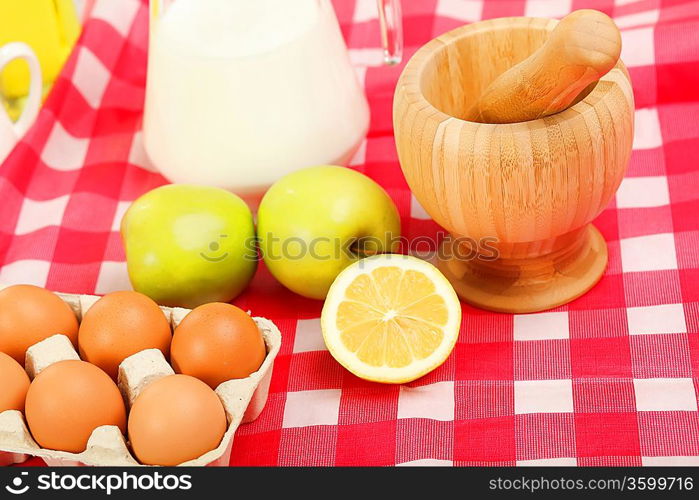 Brown chicken eggs on the kitchen table