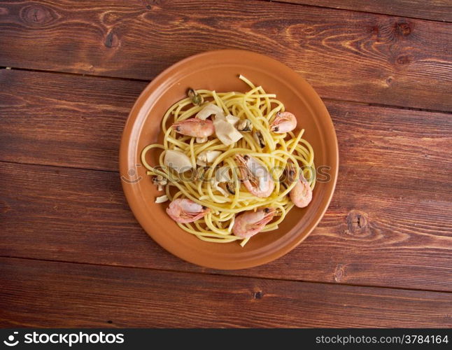 Bucatini - plate pasta with seafood