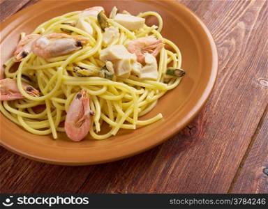Bucatini - plate pasta with seafood