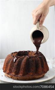 Bundt cake with chocolate sauce