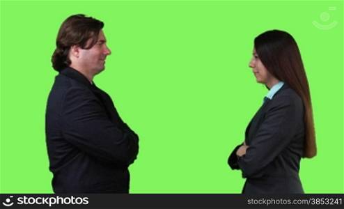 Business Team wendet sich zur Kamera - green screen -- business team turning towards camera - green screen version