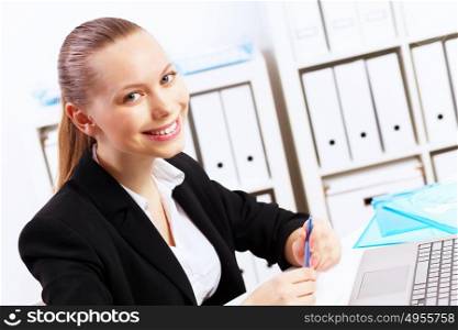 Business woman working on computer in office. 4Z8YIIlsdeumfEGujrYPMFAOVOdEct6reN68j34/oGKm8qL8NdT7Ve2kibr+GhNJen52Y6I4cNe0NQEZjBWw/Pmb/G05Jkbof98tdh36tlYB9Ikl3xGGNGqdwPplZ43Djk2ZoYHAAdLyKCMvrYRCzb3hCSal3ctNrNZNZp/Ahd6AdZdDB+wO5H2Kkl2DNKk/UB1TdXGOWwezSfHY8nkySREaJwr7p4gD7UQT9JLnMwiGFHBlAPrLbmPUBlSb71/aN25Xm4PGKw0=
