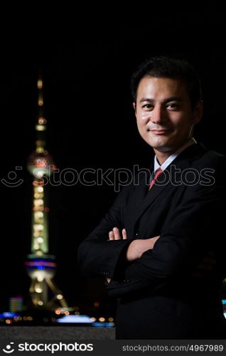 Businessman and the oriental pearl tower