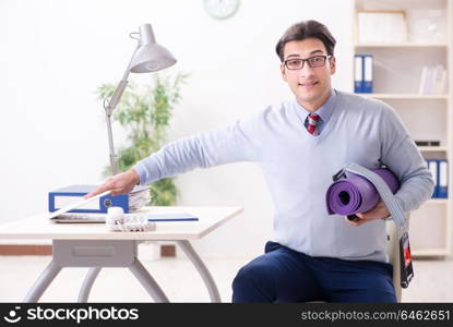 Businessman rushing to gym during lunch break